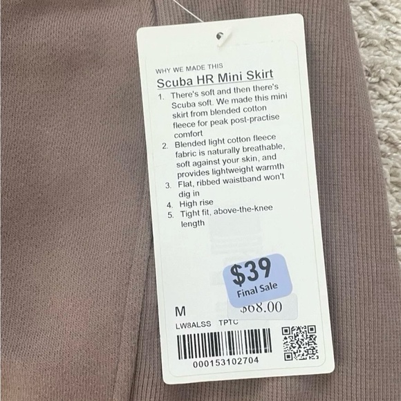 Lululemon scuba HR mini skirt with a Lululemon shopping bag size M - Picture 3 of 5